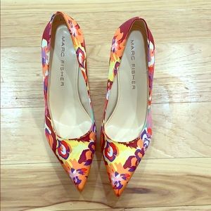 NWOB Marc Fisher floral pumps